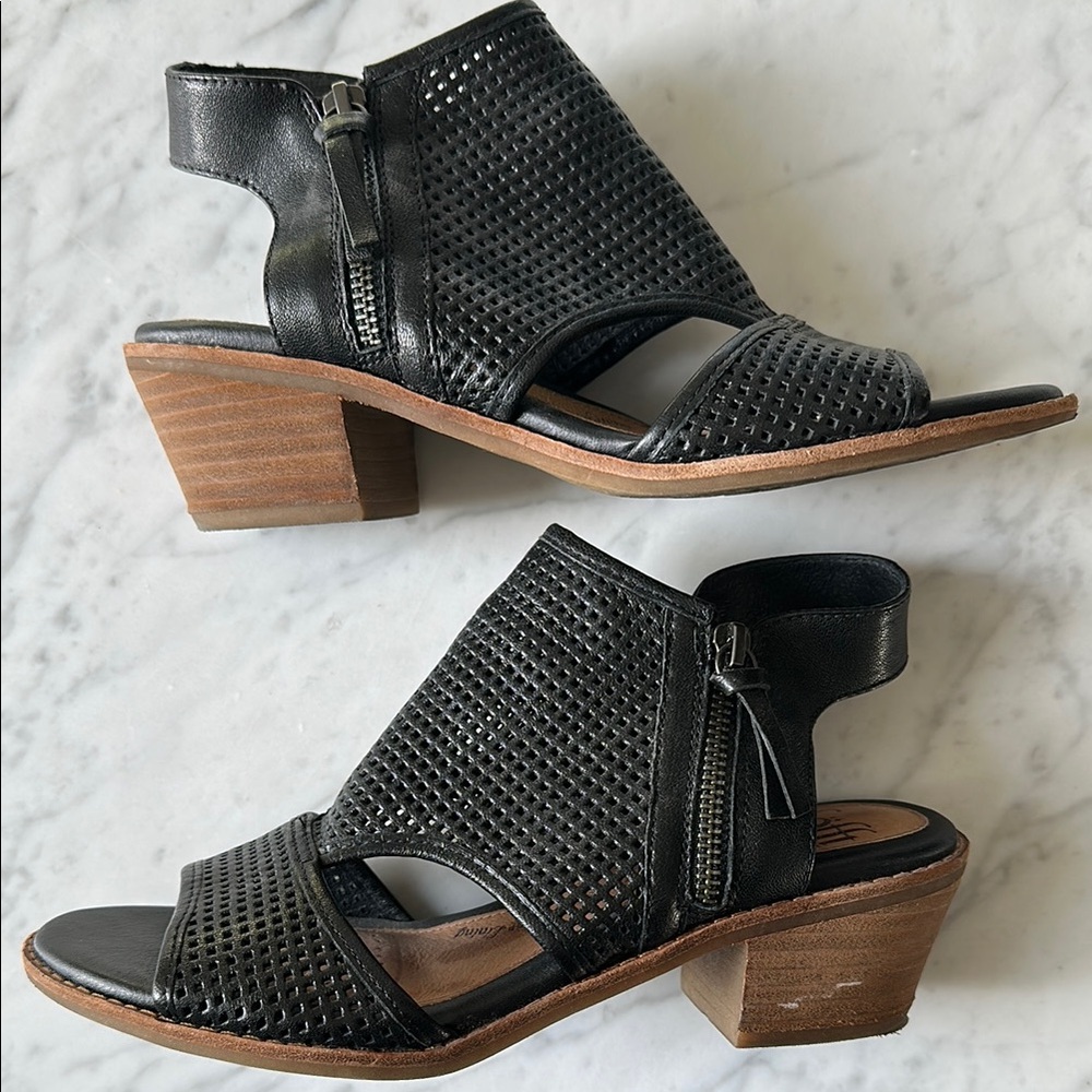Sofft Black Perforated Leather Heel Sandals - Picture 2 of 7